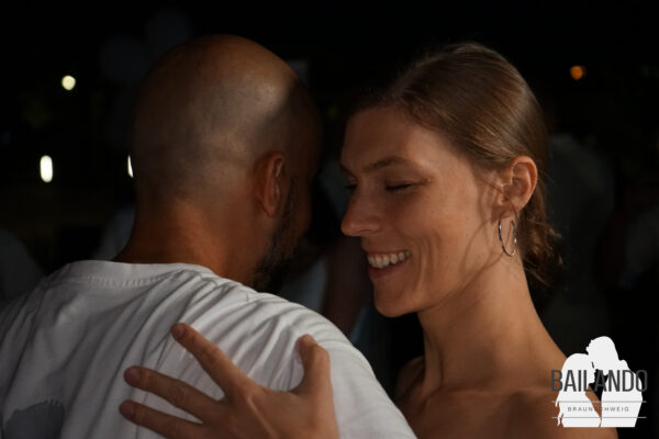 Bailando Afterwork BachaKiz Do. 09.10. inkl. Schnuppern (30 Min) - OHNE ANMELDUNG – Bild 5