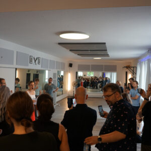 NEUER TERMIN Waves & Bodymovement – So. 09.11.2025 –